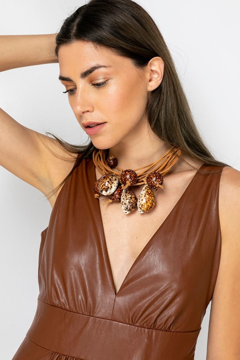 Necklace with leather cords and shells 