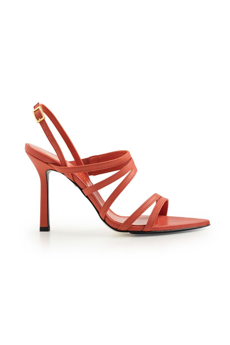 Leather sandals in coral hue