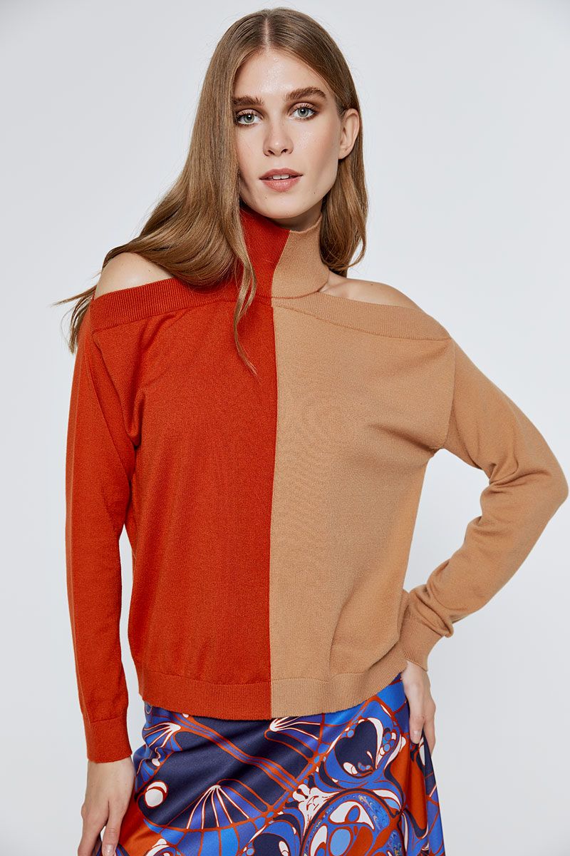 Off-shoulder knit blouse