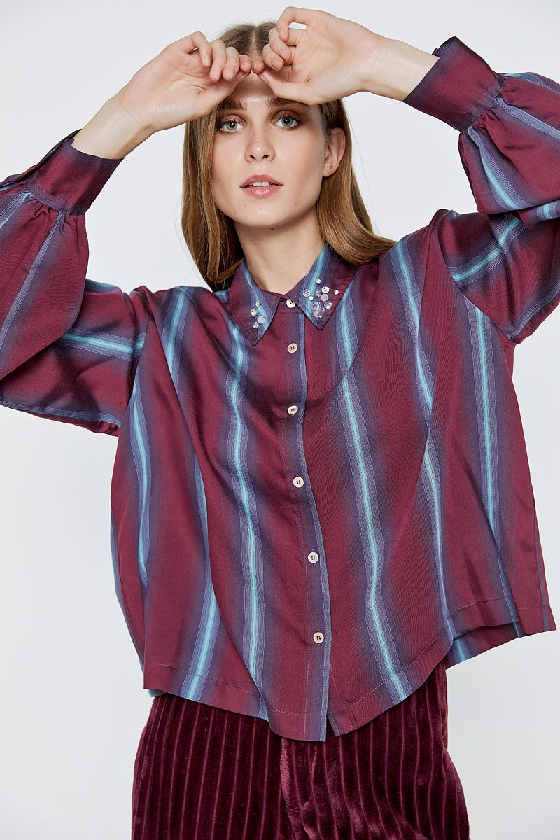Striped shirt detailed with strass