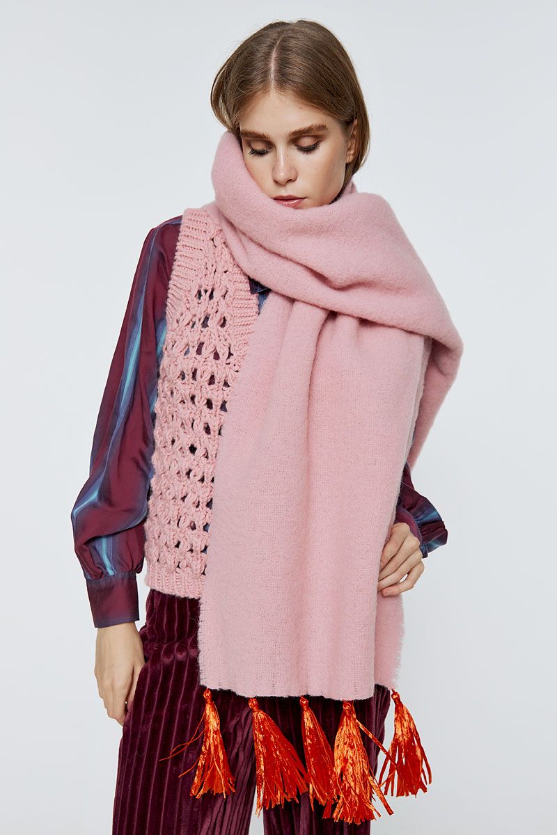 Fringed wool scarf 