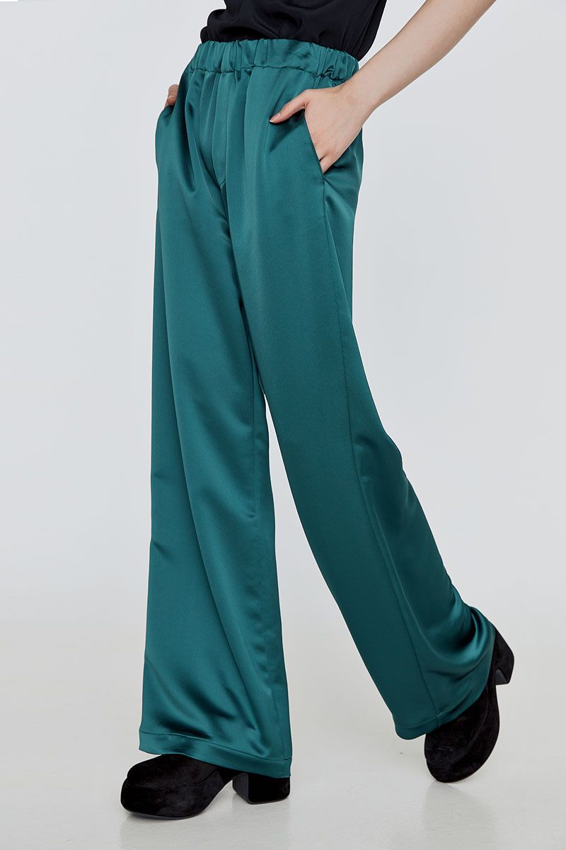 Σατέν παντελόνι σε πράσινο χρώμα