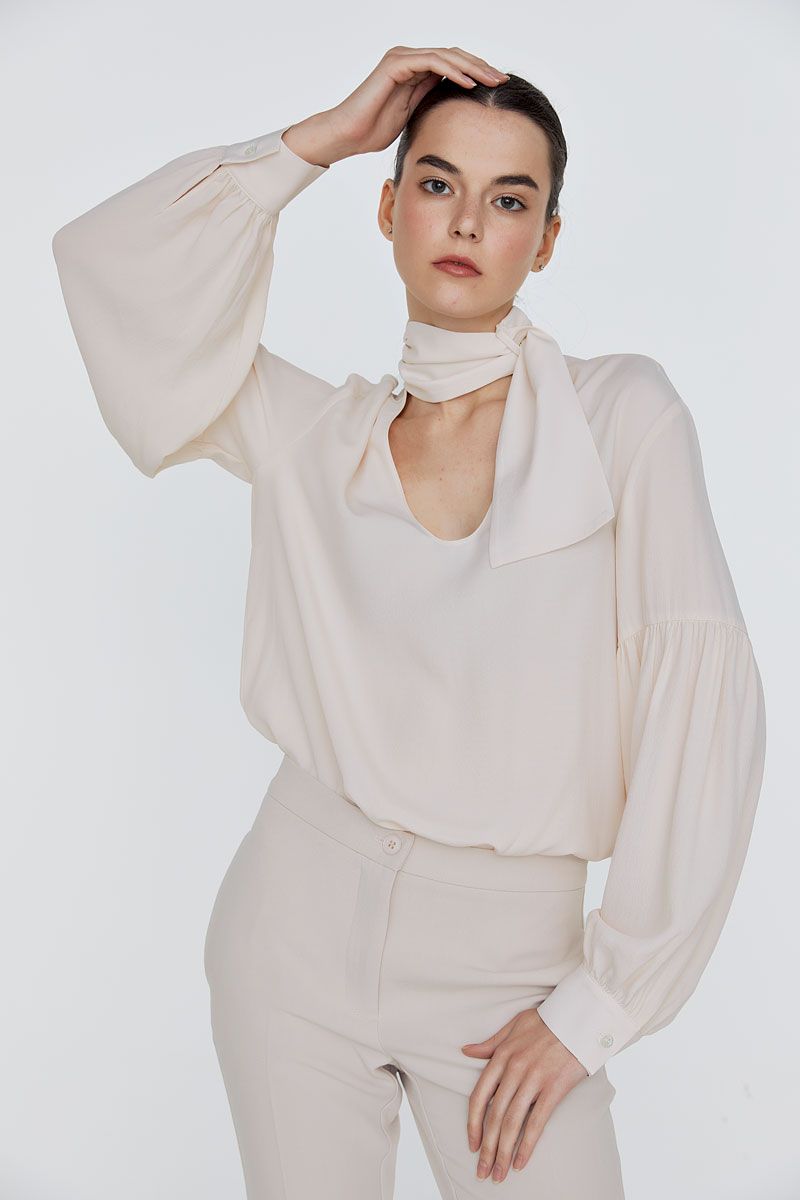 Tie-detailed crepe de chine blouse in ivory 