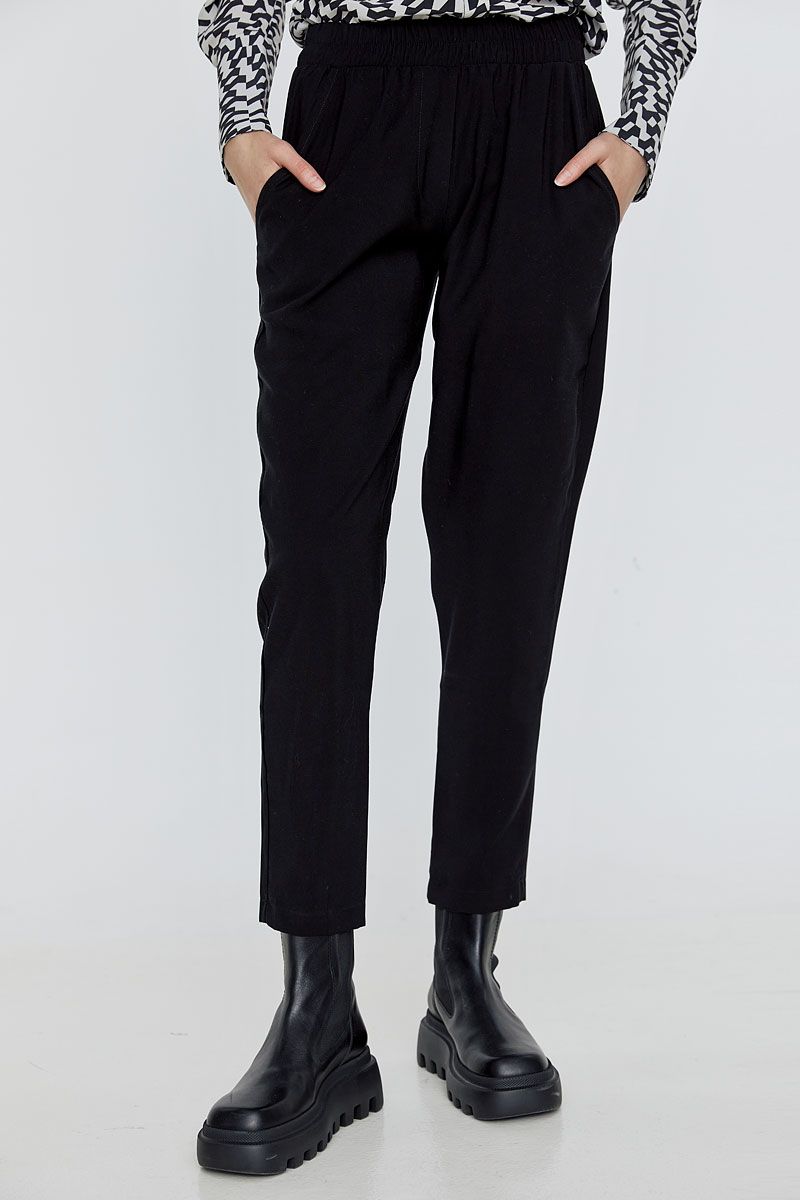 Μαύρο παντελόνι με ελαστική μέση 