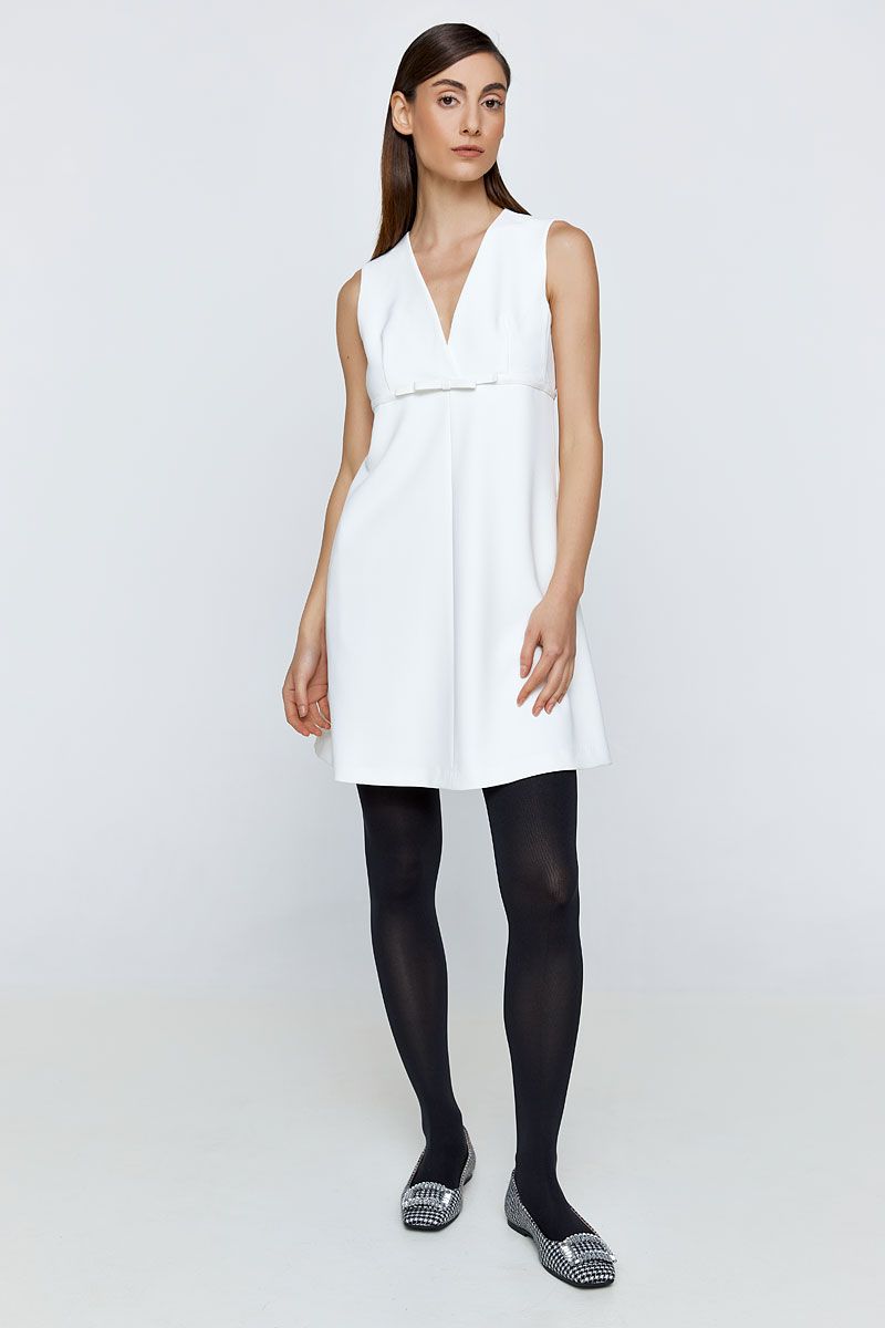 White sleeveless short dress 