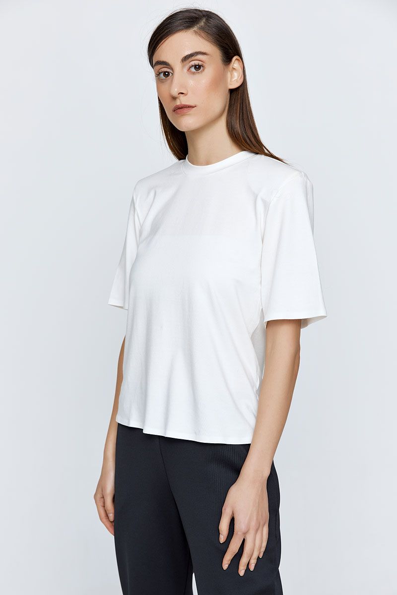 T-shirt με βάτες σε λευκό χρώμα