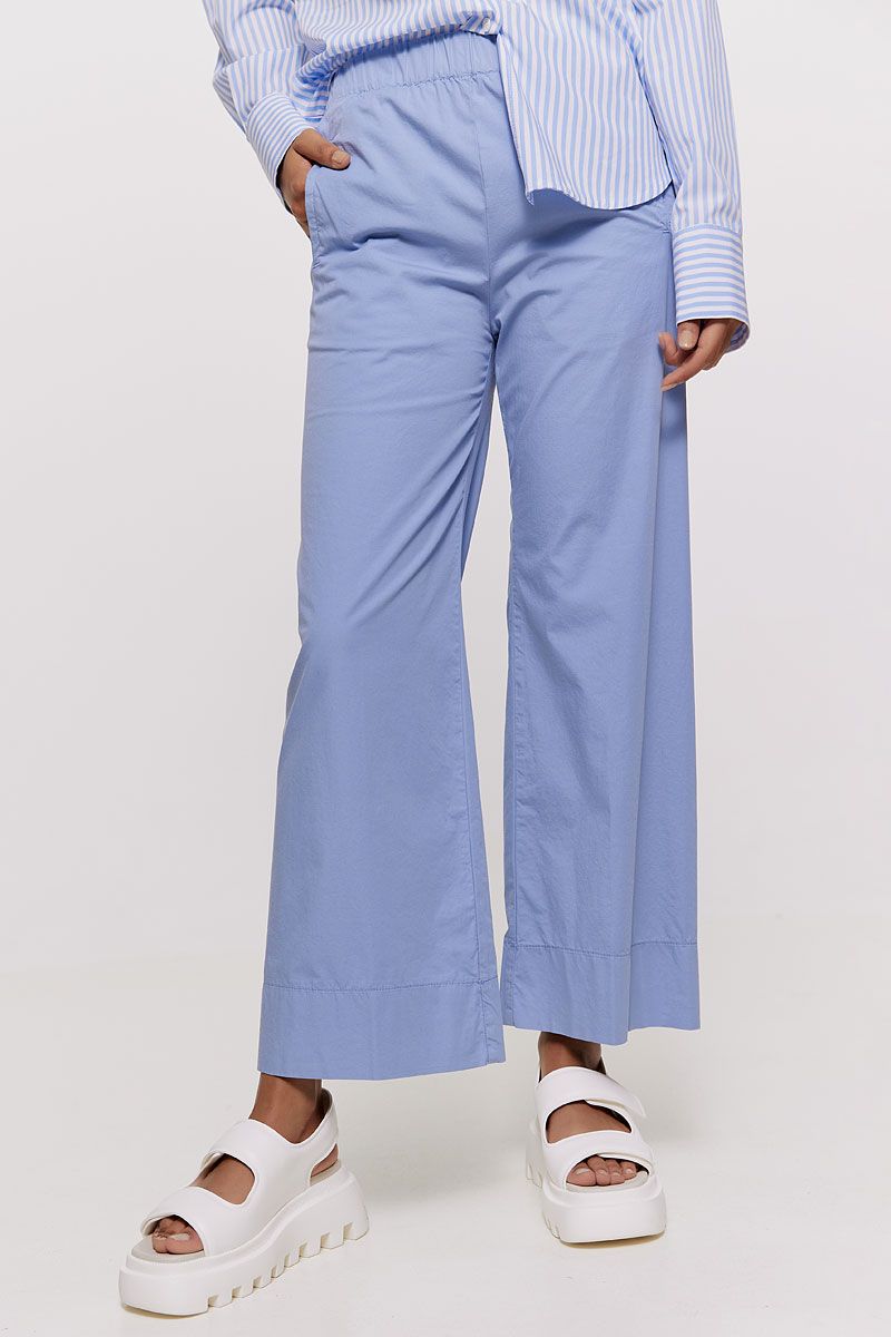 Cotton-blend cropped pants in powder-blue