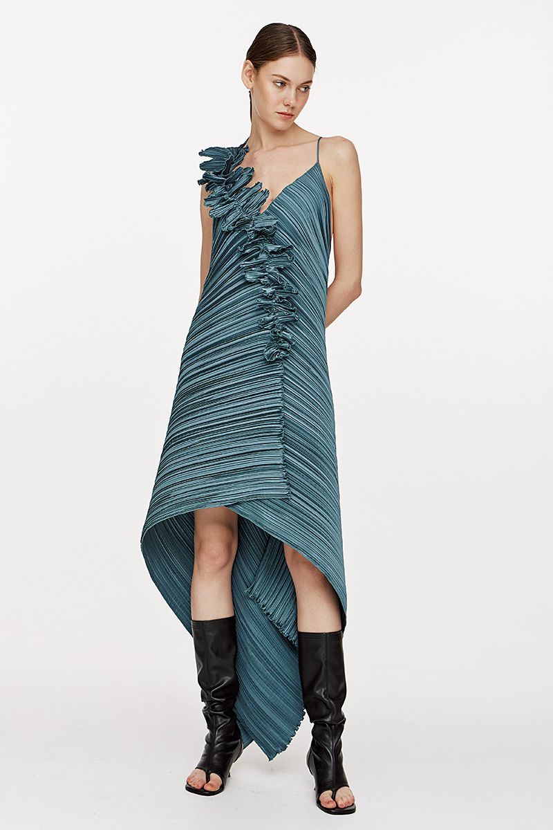 Pleated asymmertic dress with ruffled details