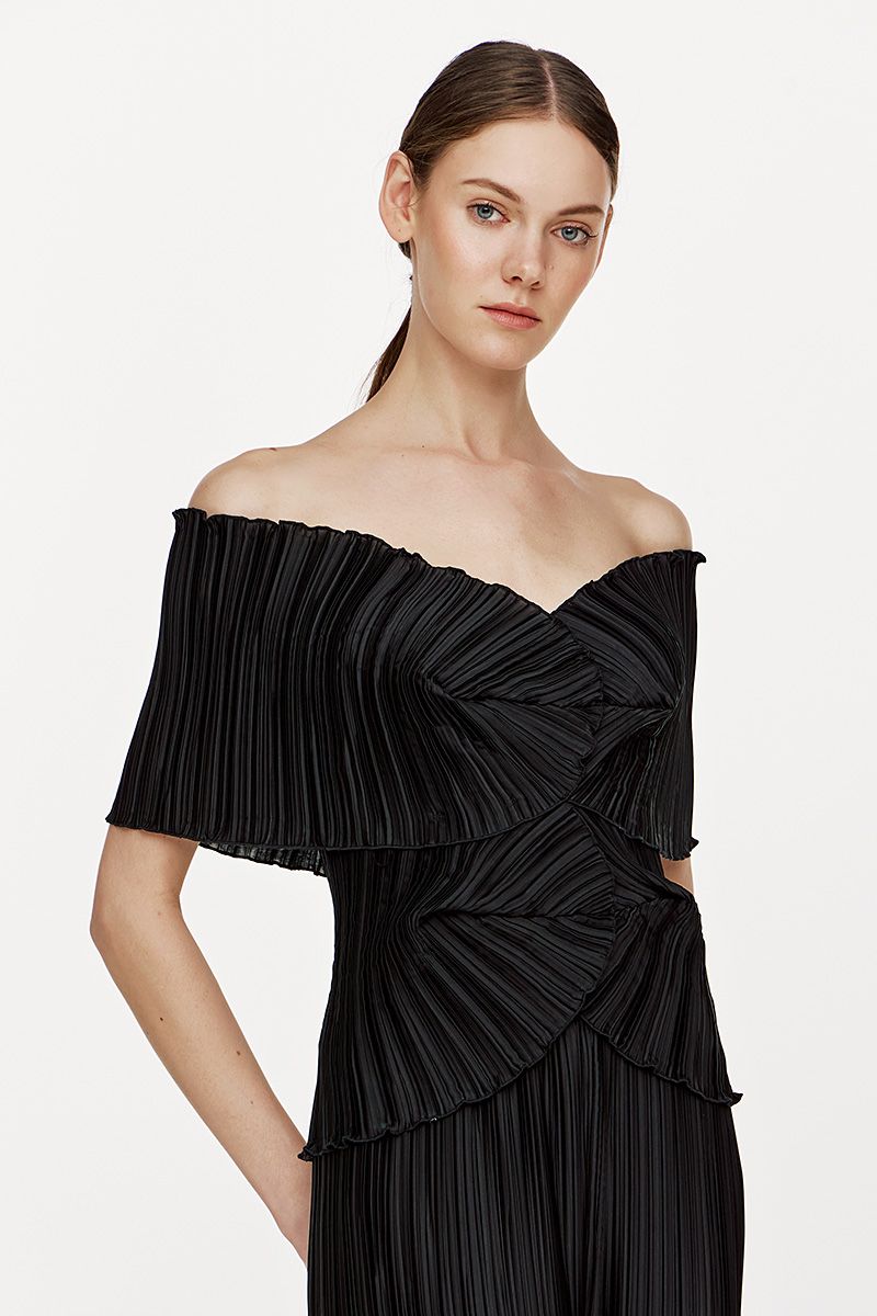 Pleated off-shoulder top 