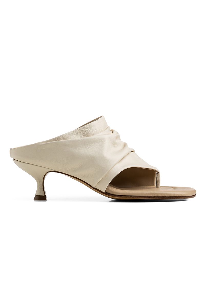 Leather mules in ivory hue