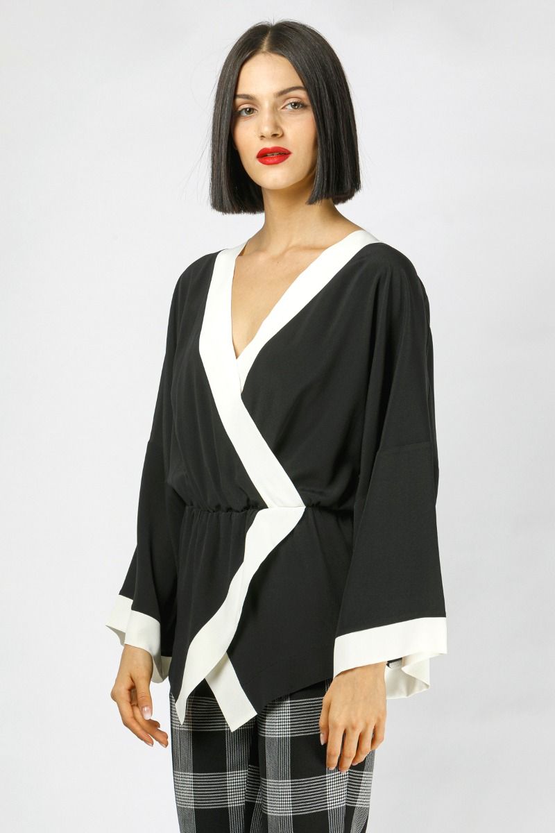 Ασπρόμαυρη κρεπ μπλούζα σε στυλ kimono 