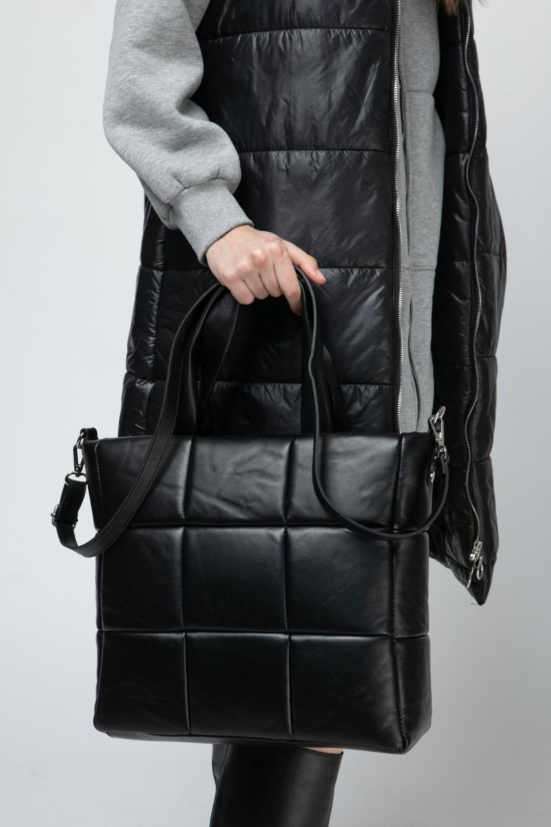 Quilted  black leather bag 