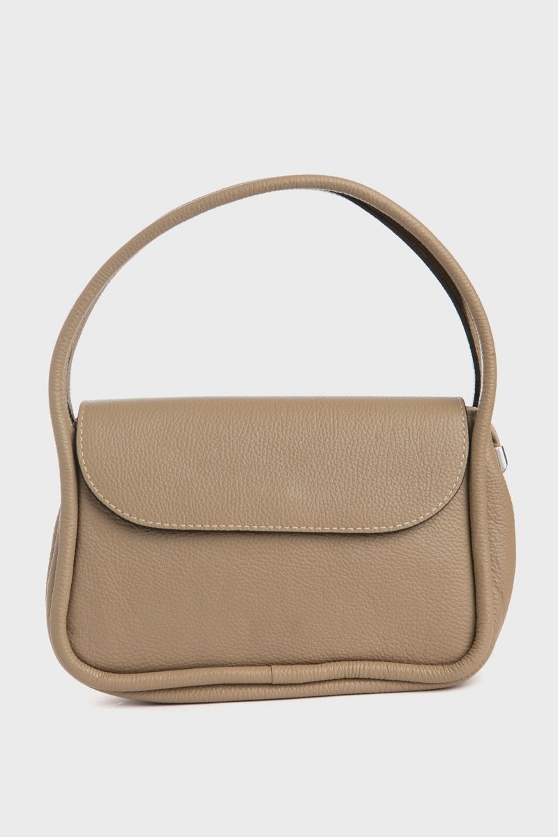Leather tote in beige 