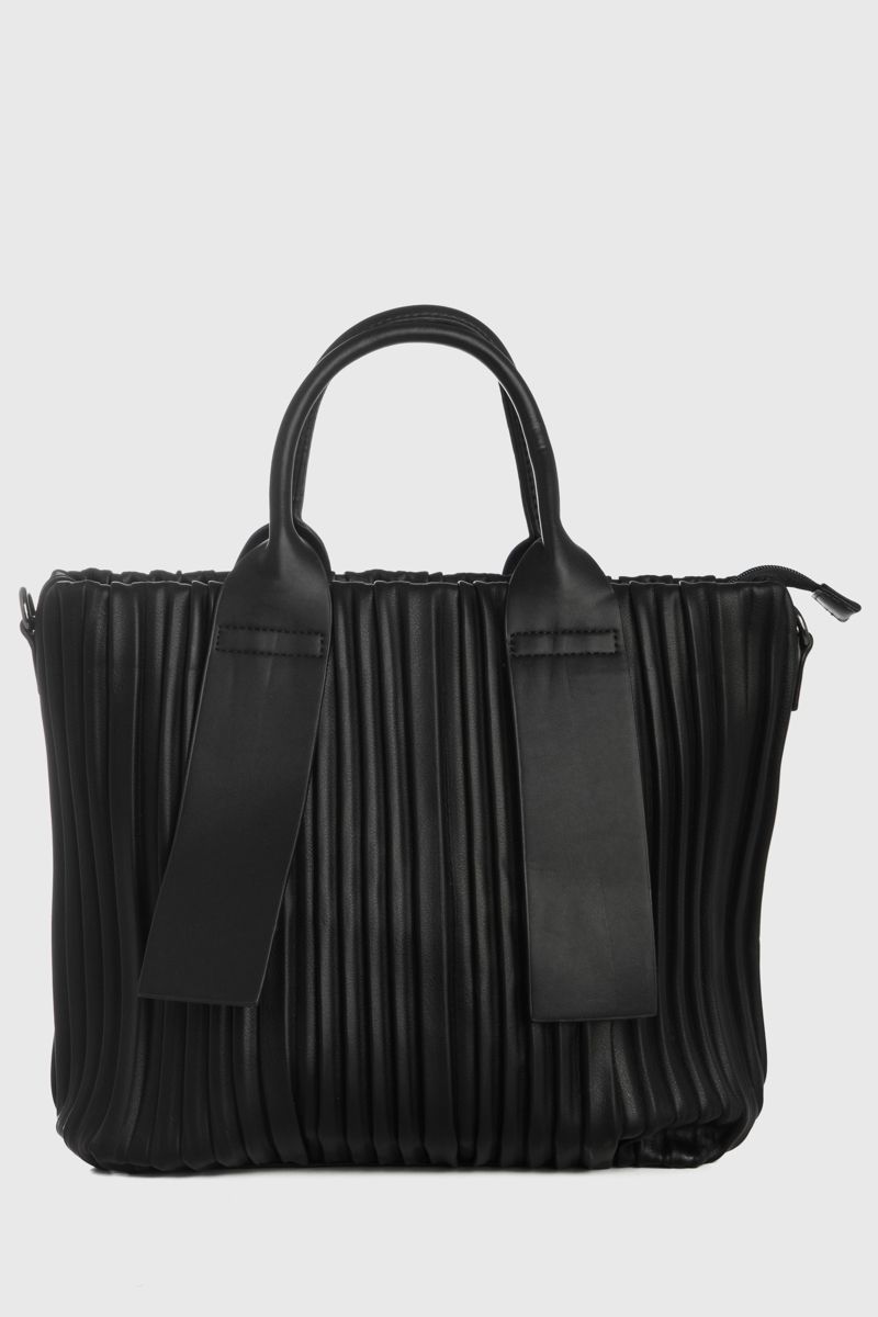 Black pleated tote bag 
