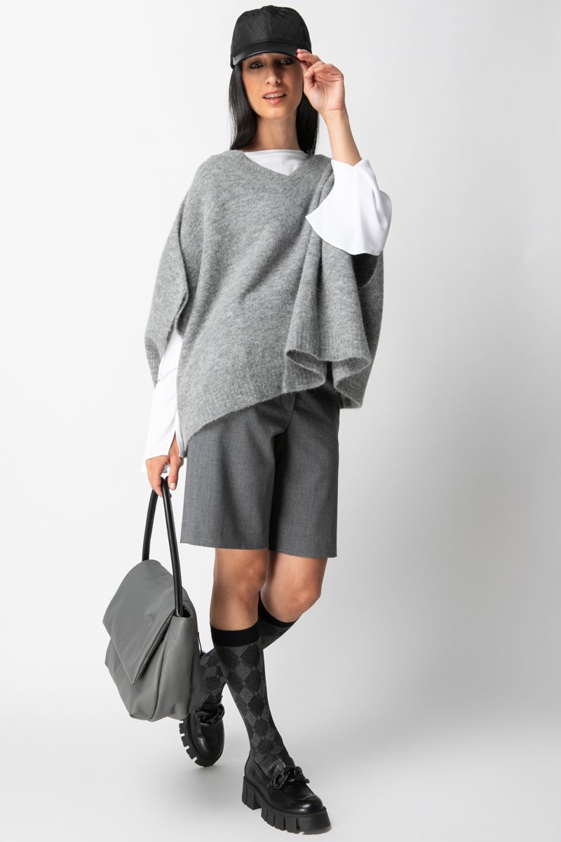 Bermuda-shorts in gray color