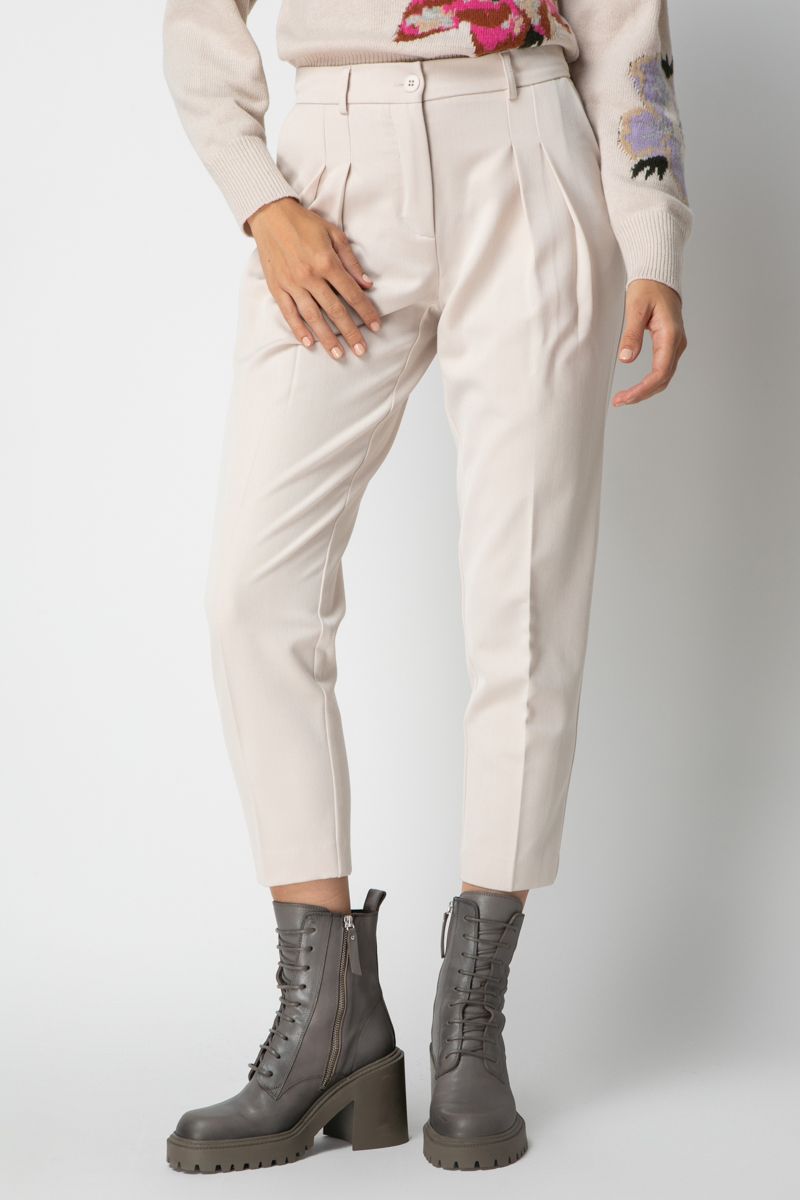 Pleated tapered pants 