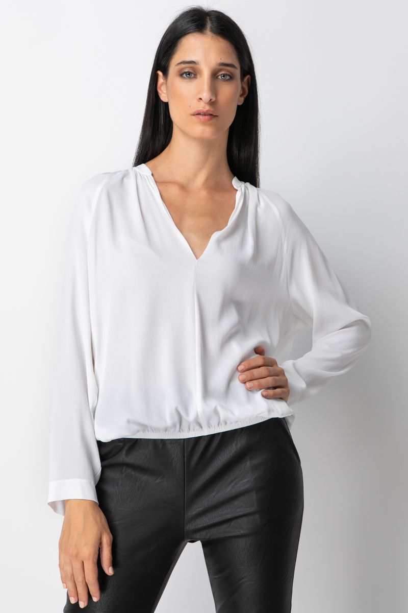 White blouse in crepe