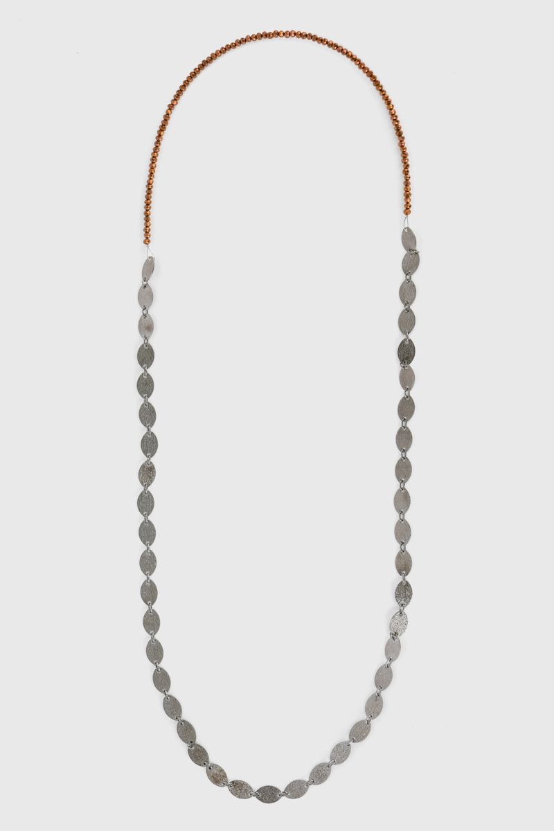 Long necklace 