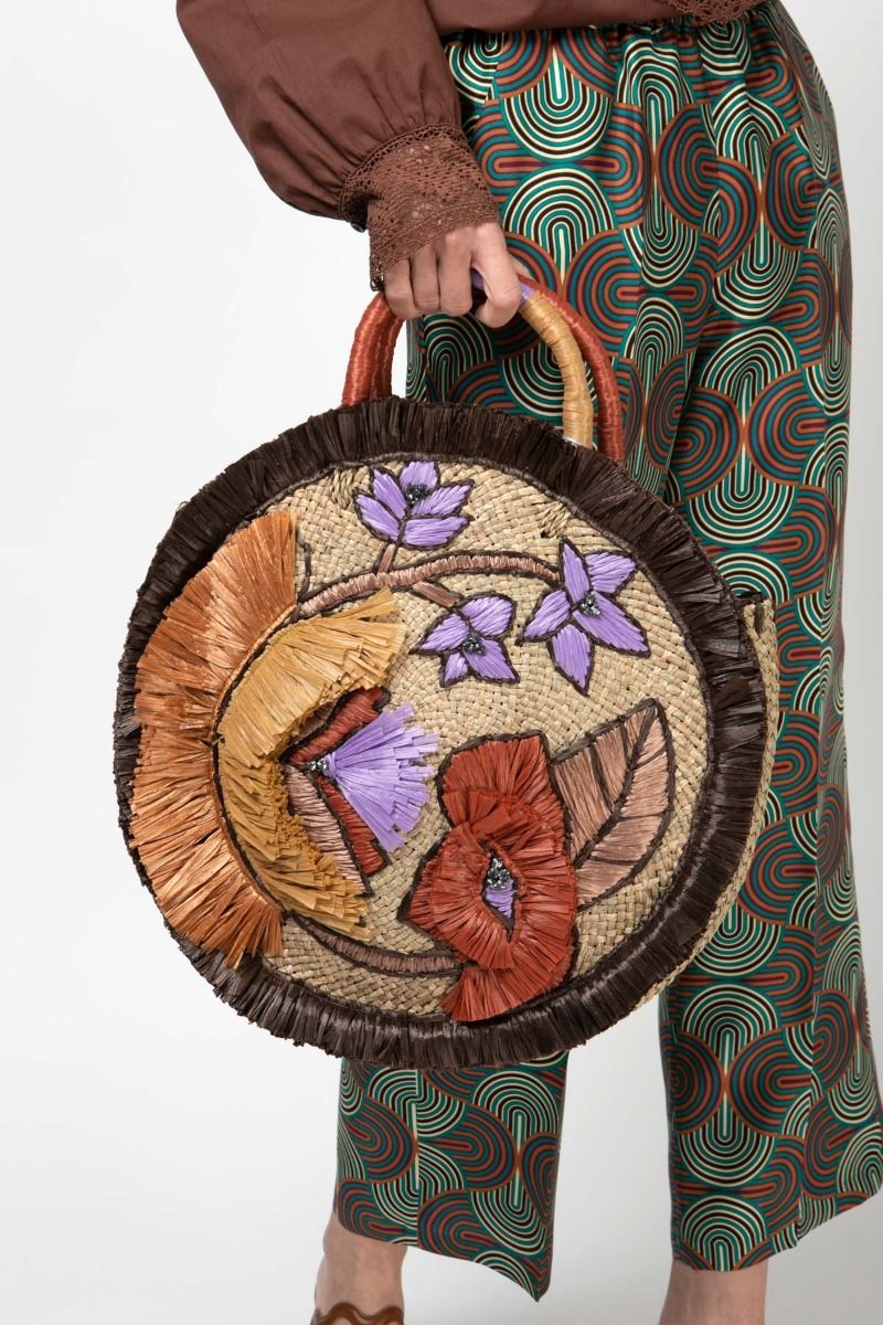 Straw embroidered bag