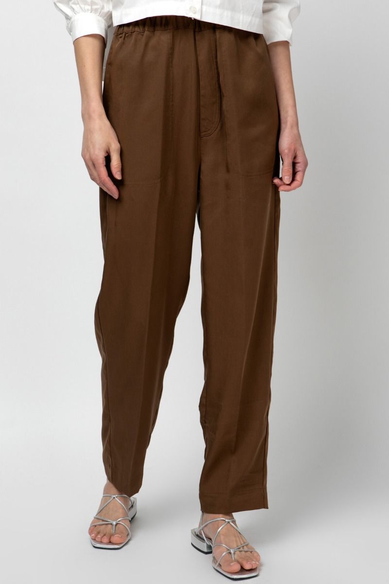Pants with elastic waistband 