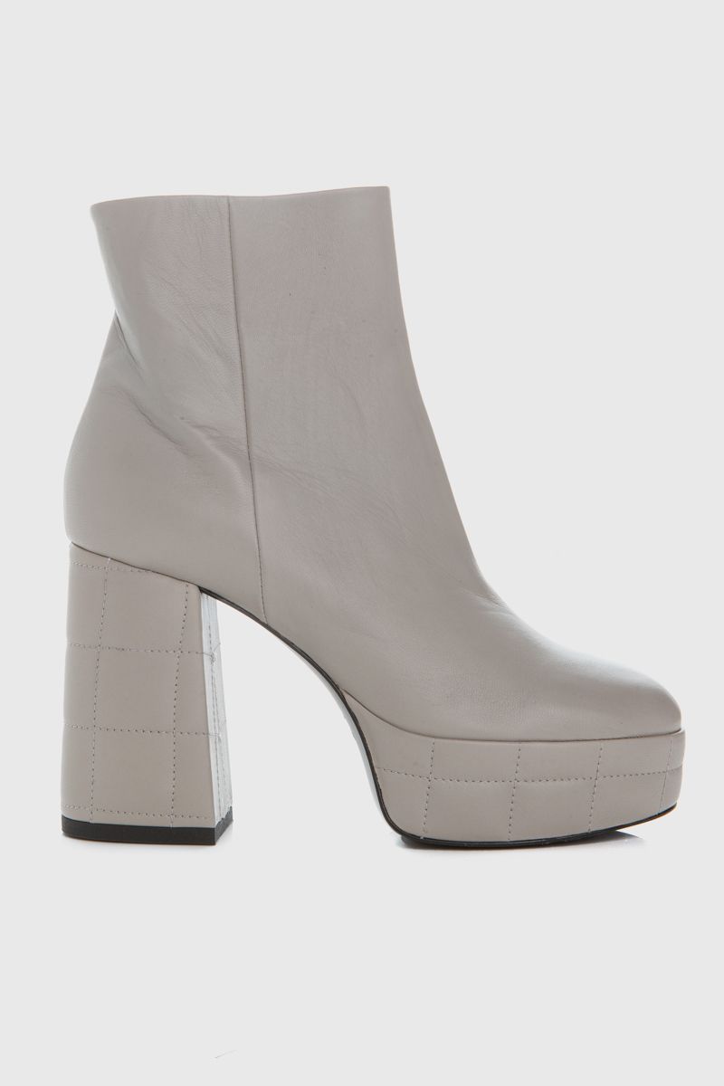 Ice-white leather ankle boots with platform and chunky heel