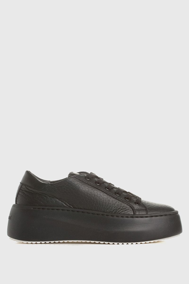 Low-top platform trainers in black leather 