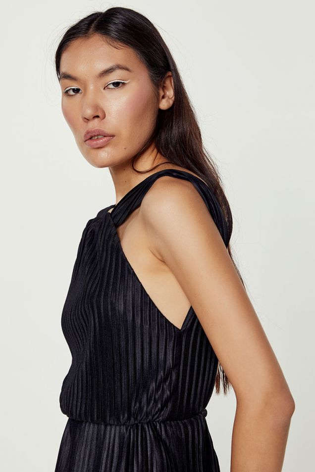 Black pleated top with open back 