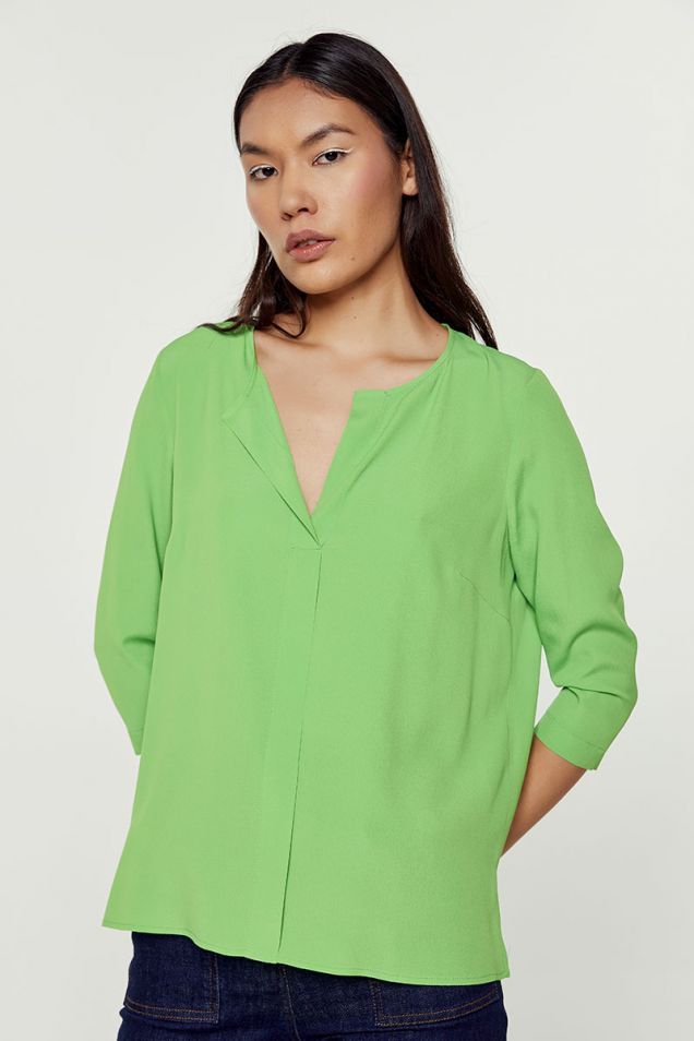 Crepe de chine blouse in green 