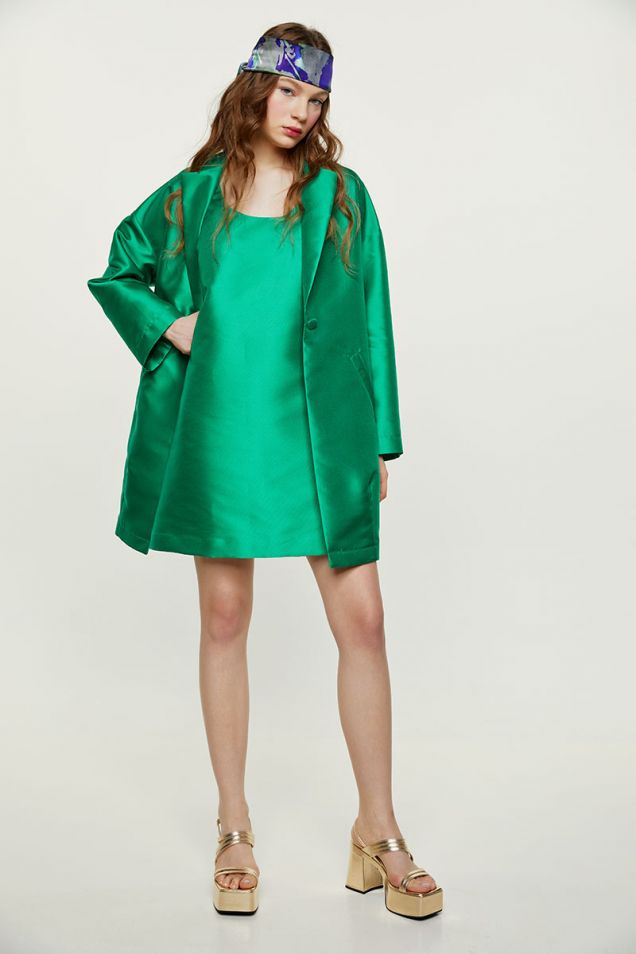 Oversized satin coat in emerald