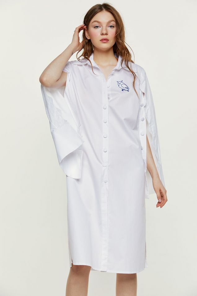 Λευκό shirt-dress σε βαμβακερή ποπλίνα