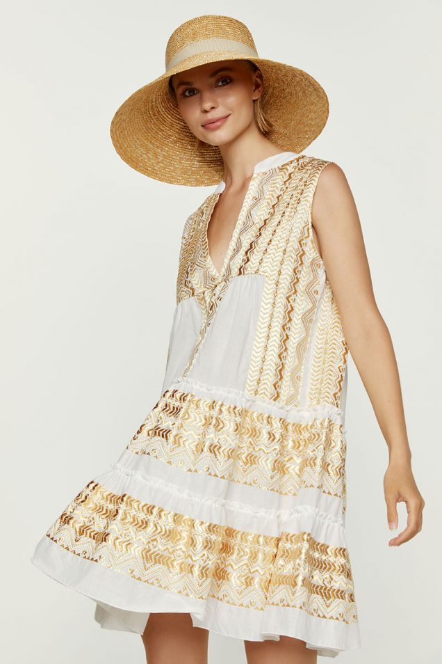 White dress with golden embroideries