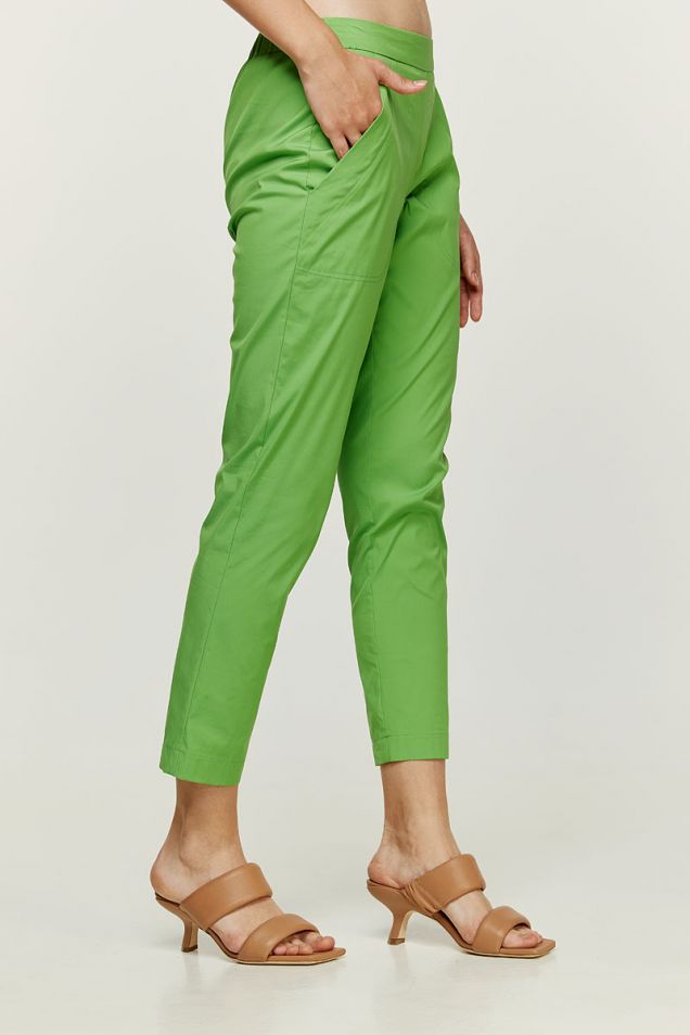 Παντελόνι από ελαστική ποπλίνα σε πράσινο μέντας