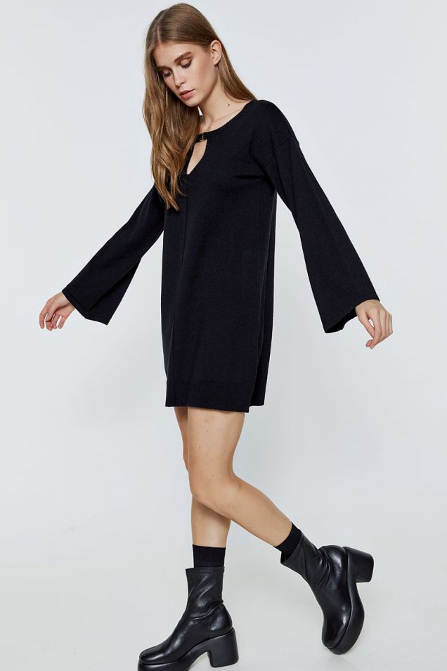 Stretchy dress with long bell sleeves 