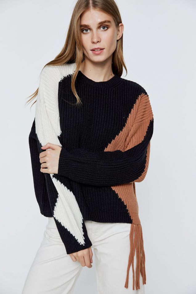 Ribbed sweater with fringed detail