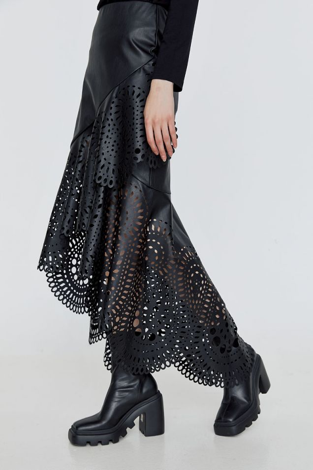 Long vegan leather skirt in black 