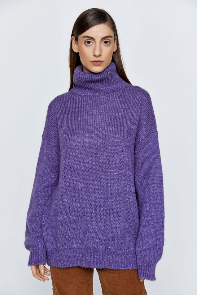 Oversized sweater in purple