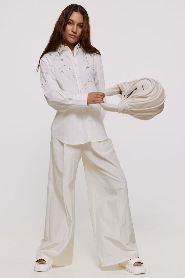 Λευκό βαμβακερό πουκάμισο με κεντημένα κρύσταλλα 