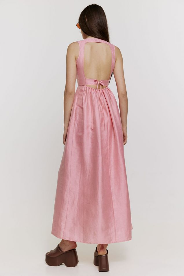 Μάξι φόρεμα σε ροζ απόχρωση με ανοιχτή πλάτη