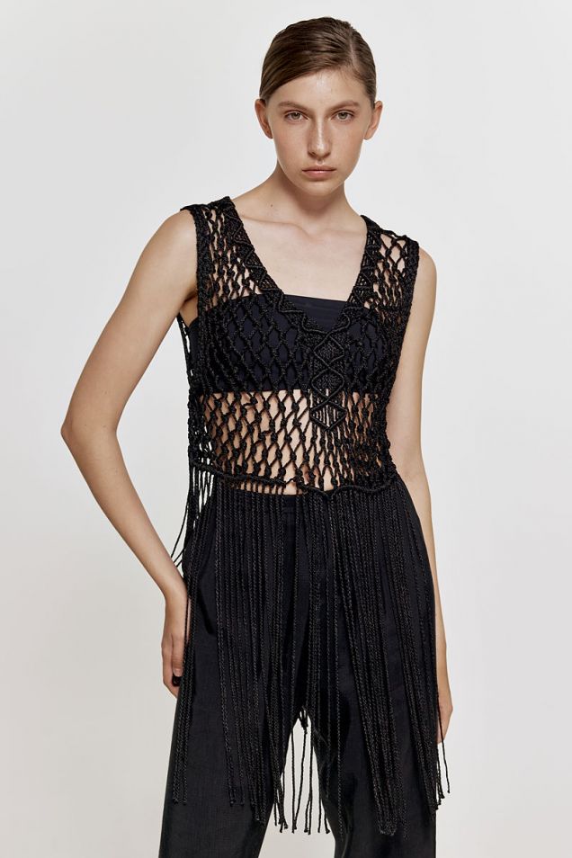 Top in artisanal macramé with fringing