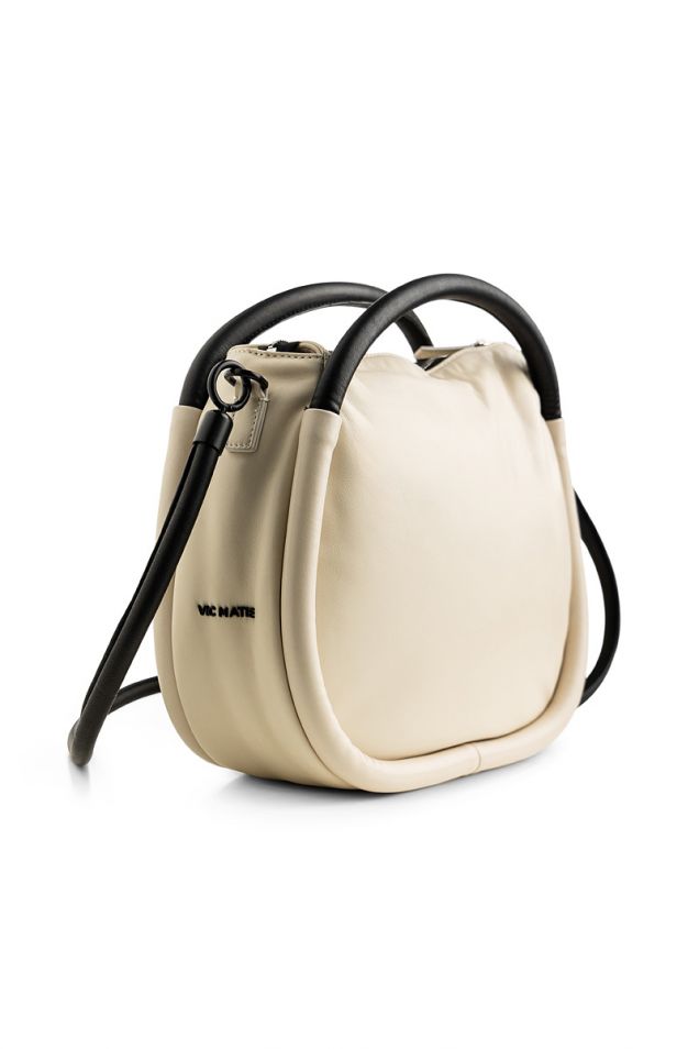 Leather bag in ivory and black