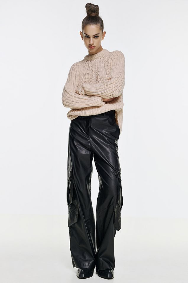 Cargo synthetic leather pants in black 