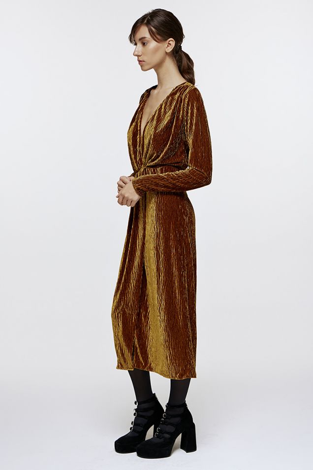 Midi dress in crushed velvet 