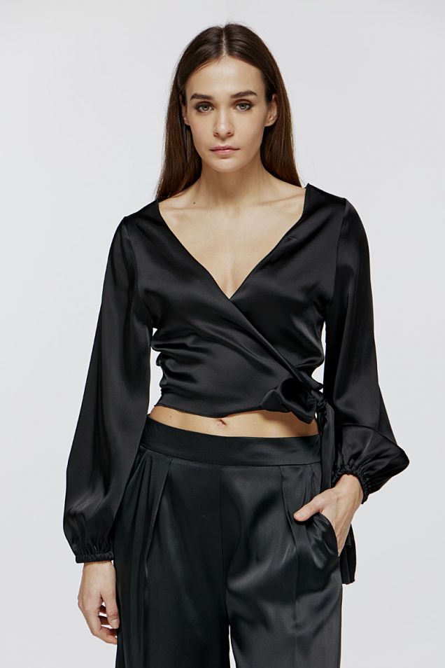 Satin shirt with V-neck and knotable belt