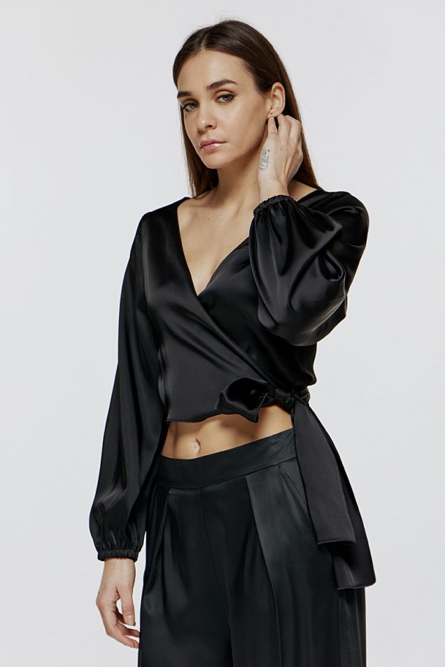 Satin shirt with V-neck and knotable belt