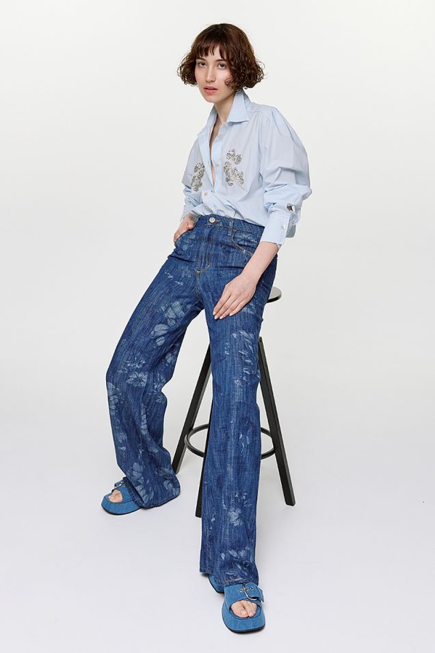 Mannish shirt with embroidered detailing in cotton poplin
