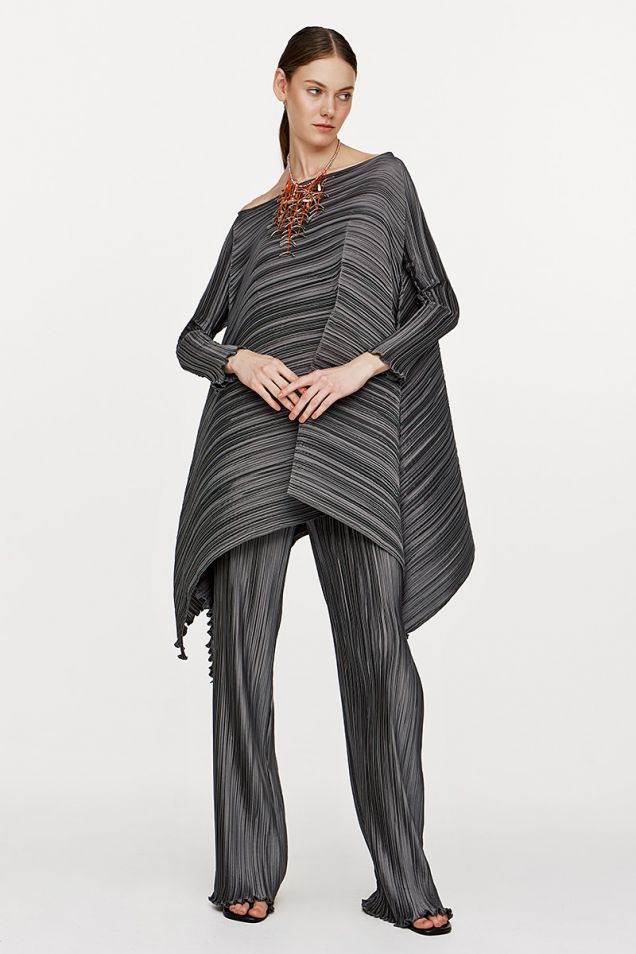 Pleated tunic in anthracite 