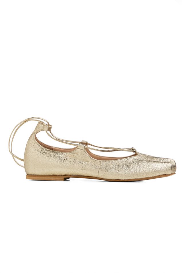 Golden ballerinas with squared-toes