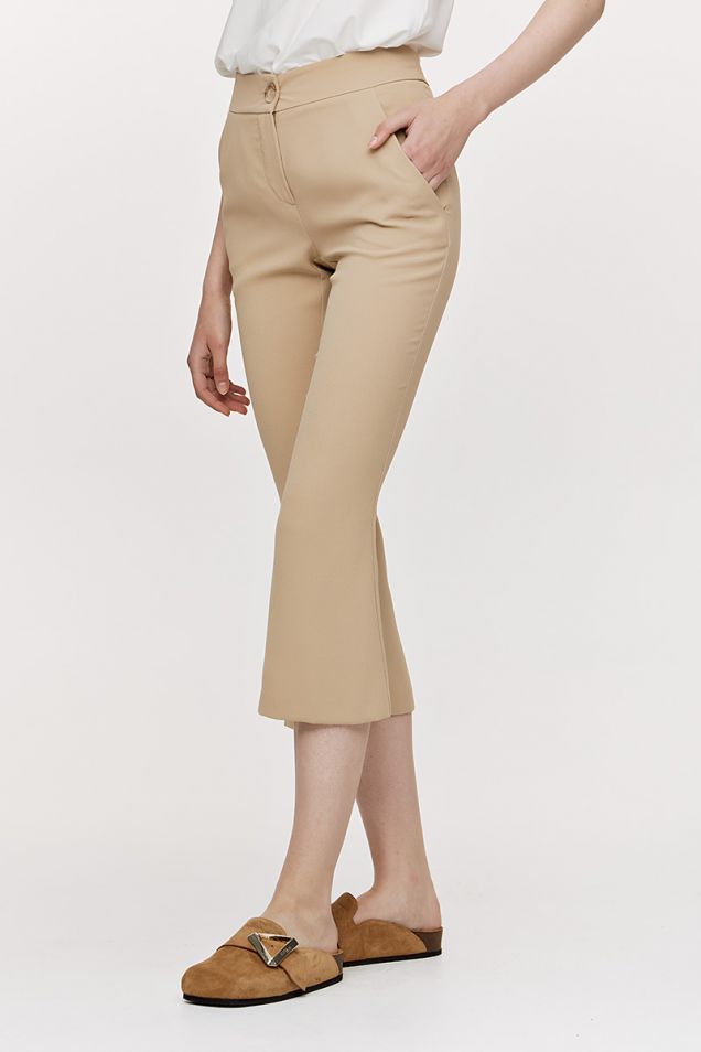 Short, flared pants in crepe