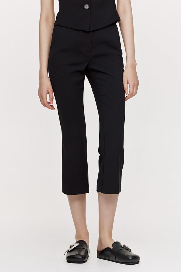 Short, flared pants in crepe