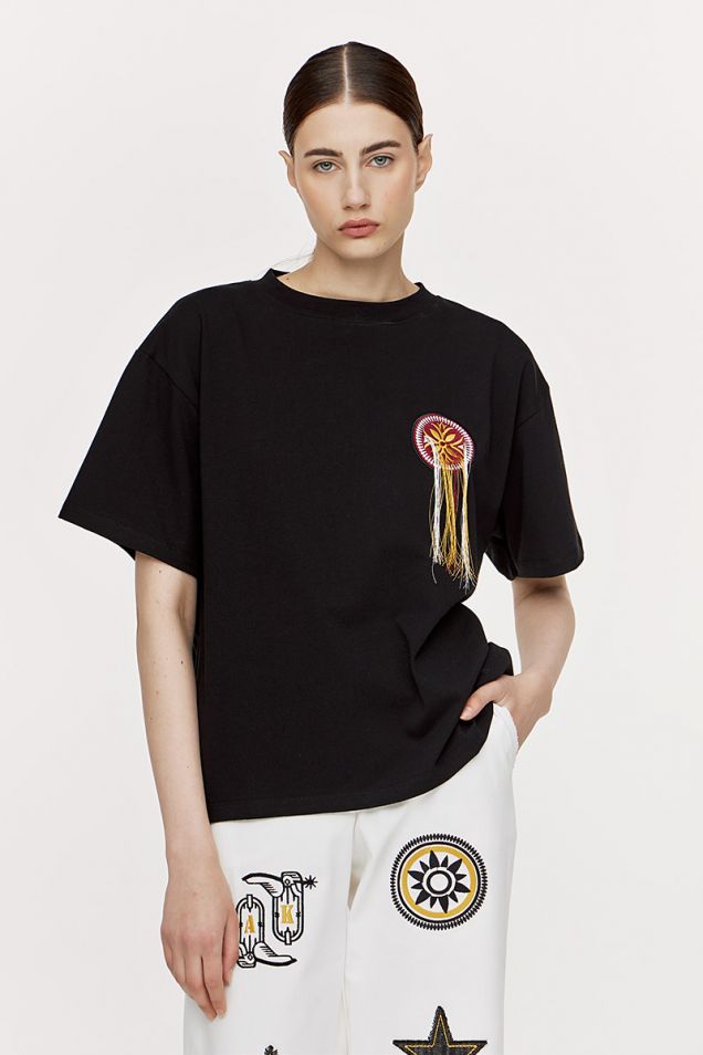 Oversized T-shirt with detail on the front 